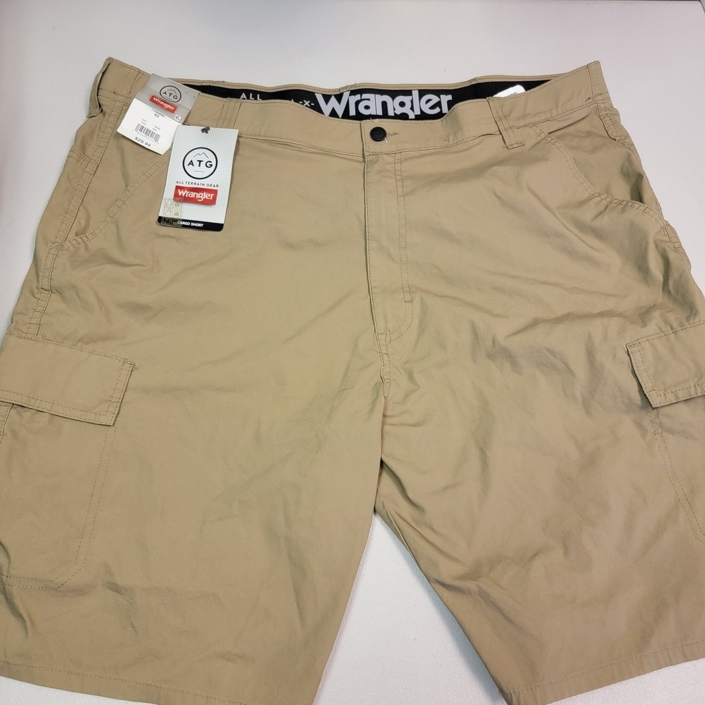 Wrangler ATG All Terrain Gear Cargo Shorts Mens Brown Sz 42